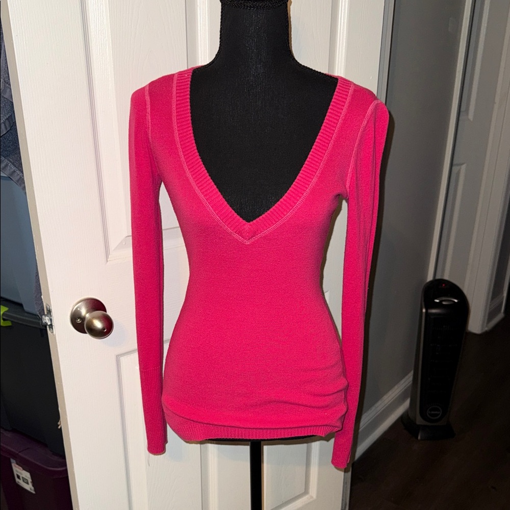 🖤AEROPOSTALE VINTAGE DARK PINK FITTED V-NECK SWEATER SIZE S🖤